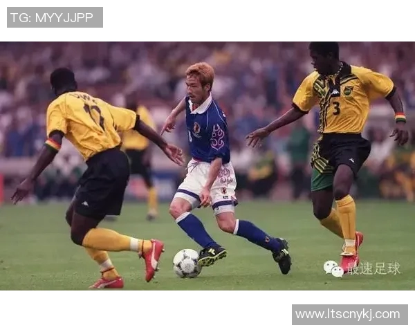 足球明星退役门将揭秘他在职业生涯中的辉煌成就与传奇瞬间