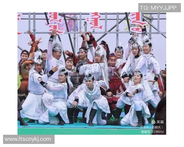 足球明星亲临蒙古族草原共庆传统文化盛宴与足球激情交融